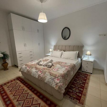Meg'S Apartment Gjirokastër 外观 照片