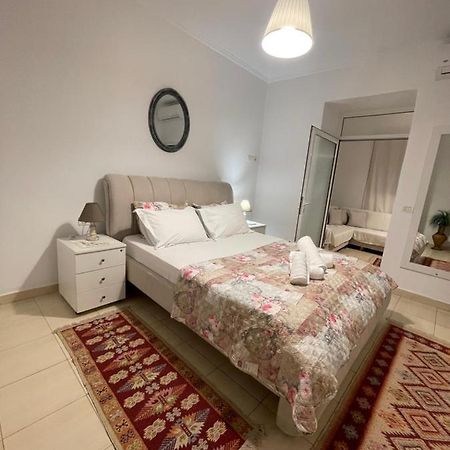 Meg'S Apartment Gjirokastër 外观 照片