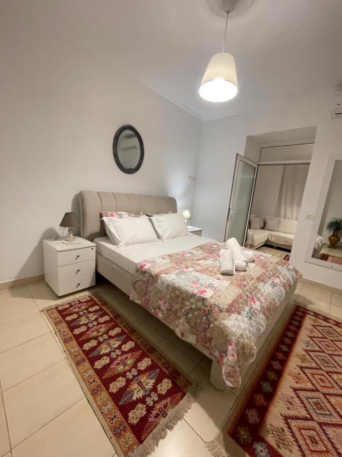 Meg'S Apartment Gjirokastër 外观 照片