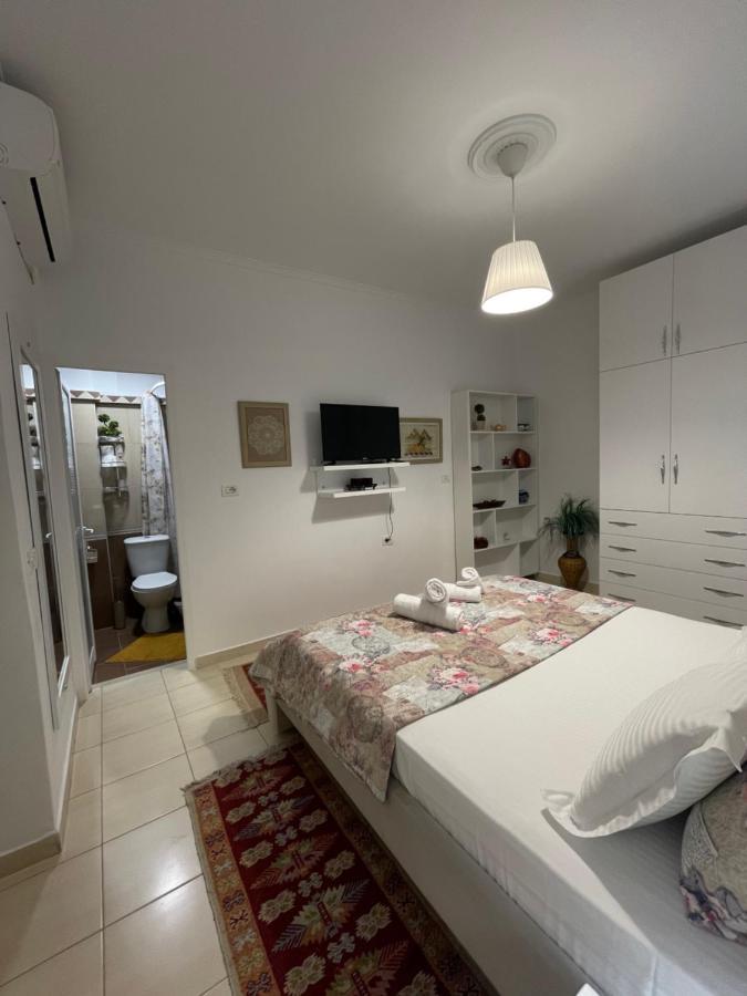 Meg'S Apartment Gjirokastër 外观 照片