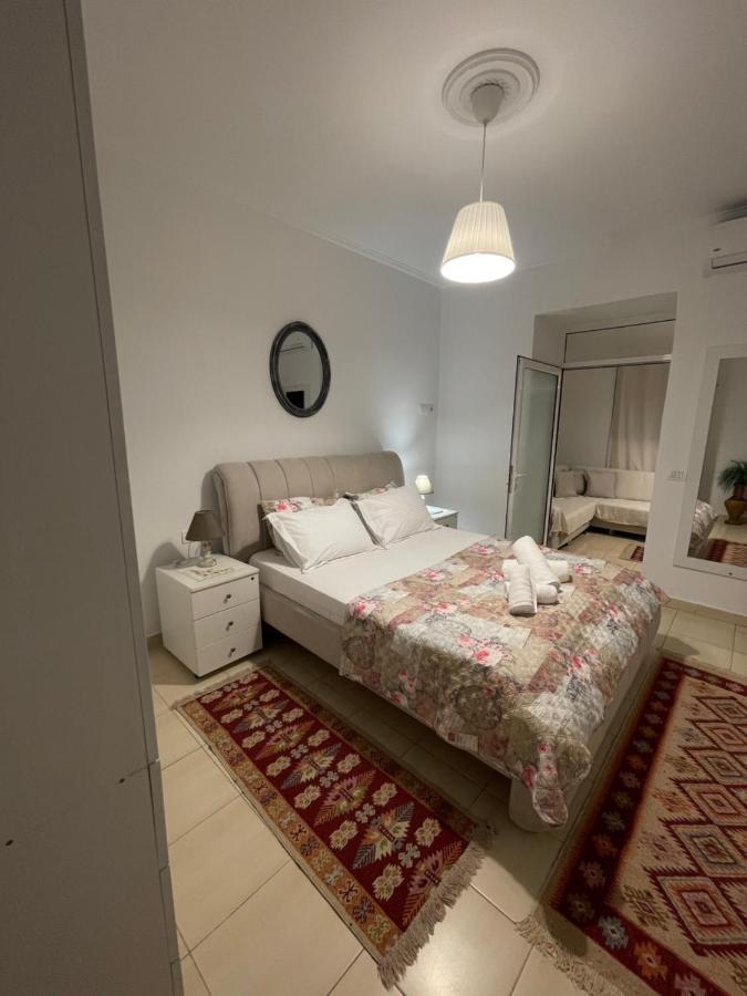 Meg'S Apartment Gjirokastër 外观 照片